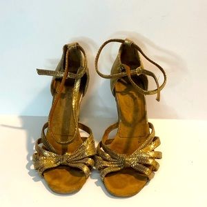 Gold Ballroom/Salsa 💃🏻 Dance Shoes 👠  Size 7 1/2